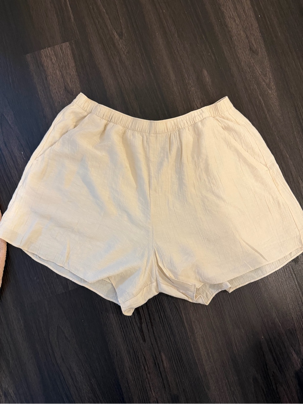 Abercrombie & Fitch Cream Lightweight Elastic Waist Athletic Shorts